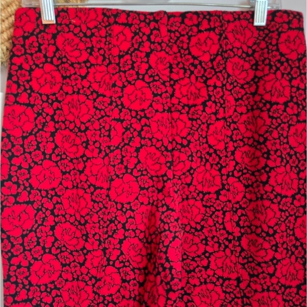Anthropologie NEW Margot Red Floral Kick Flare Crop Ponte Pants SZ Medium Goth - Picture 6 of 10
